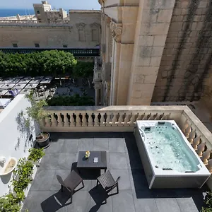 u-collection-suites-and-apartments.hotelssaintjulians.com/