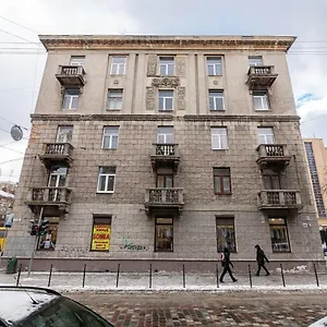 з балконом і парковкою Апартаменты Львов